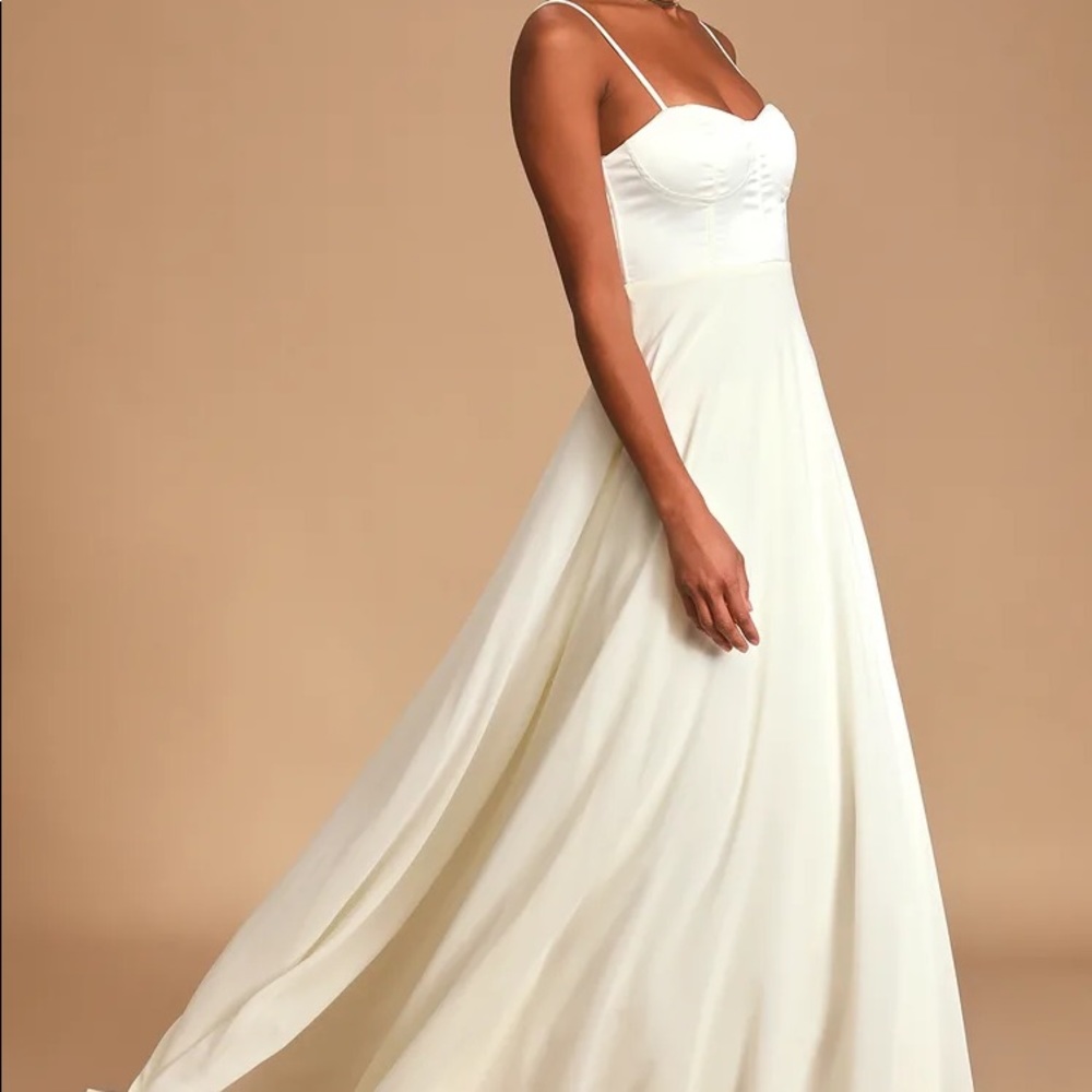 BNWT Lulu’s Best Part Of Me Cream Satin Bustier